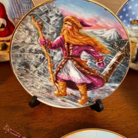 Duncan Royale Christmas Themed 1983 History of Santa Claus Mini Plates x 10 - Picture 7 of 13